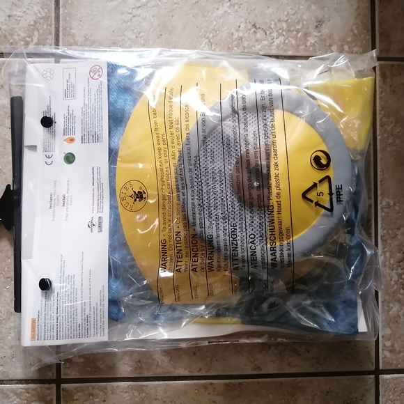 Minion Mel Child Costume Size Small NEW - Picture 5 of 7